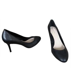 Express Round Toe Black Pumps women’s size 8